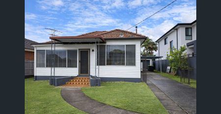 Spacious Home with Rumpus or 4th Bedroom Option - Photo 5