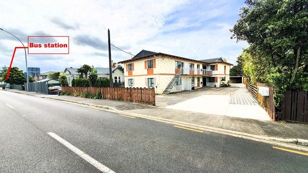 2 Bedroom + 1 Carport parking space, Sandringham - Photo 1