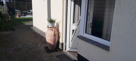 Modern möbliertes Apartment im Norden von Köln - Photo 3