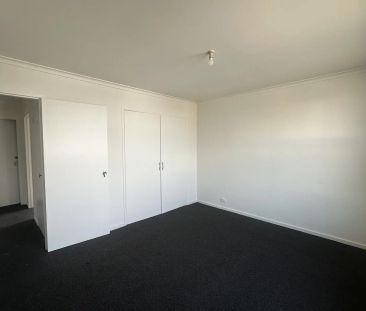 Freshly updated 2 bedroom unit - Photo 6