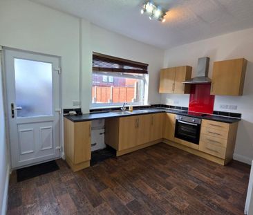 2 bedroom terraced house to rent - Photo 4