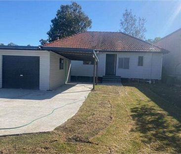 3 Bedroom Waterfront Home - Photo 3