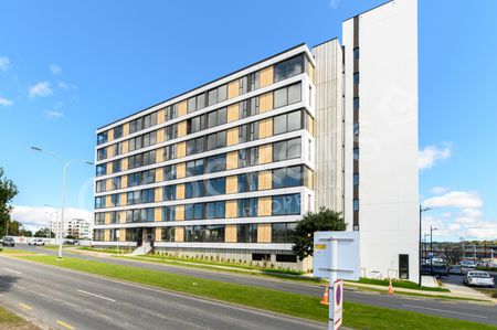 2 Bedrooms + Secure car park at the Heart of Albany - Photo 5