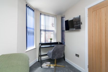 Room in a Shared House, Rosebery Grove, CH42 - Photo 2