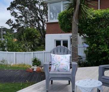 Expansive Five-Bedroom Home with Two Wings and Outstanding Wellingt... - Photo 5