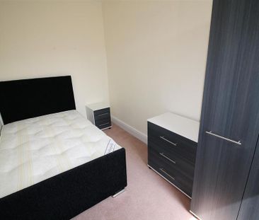 2 bedroom private hall to rent - Photo 1
