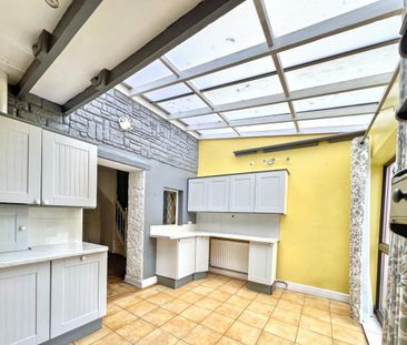 2 bedroom terraced house to rent - Photo 5