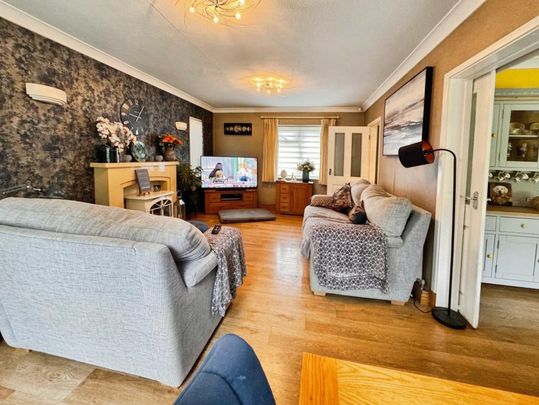 3 bedroom detached house to rent - Photo 1