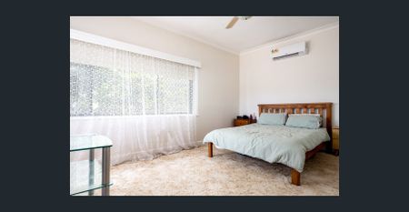 Three Bedroom Family Home! - Photo 3