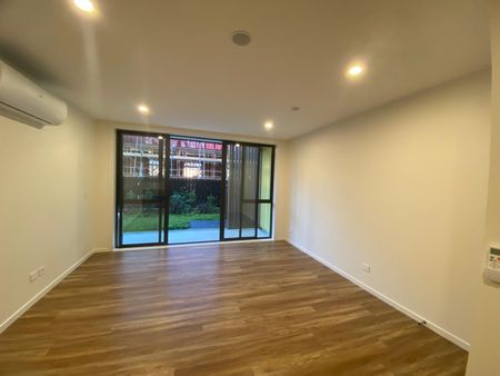 FLATBUSH , 2 BEDROOMS - Photo 2