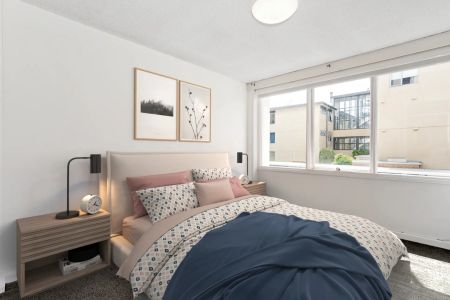 Light Filled One Bedroom In Prime St Kilda Location - Photo 3