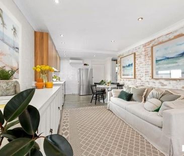 Charming 2-Bedroom Rental House in Greenslopes - Your Serene Retrea... - Photo 2