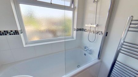 4 bedroom terraced house to rent - Photo 4