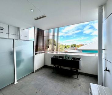 Near New Apartment in the Heart of Springvale - Photo 1