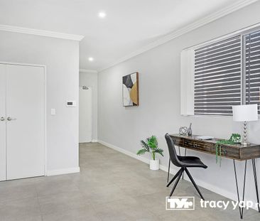 Modern Mid-Floor Two Bedroom Apartment in Prime Location - Photo 6