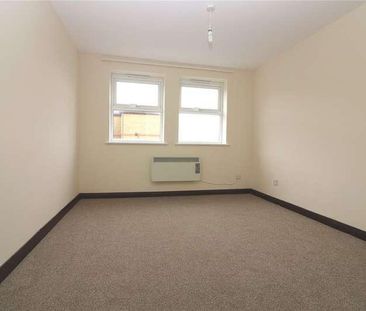 Pine Lodge, The Woodlands, Shoeburyness, Essex, SS3 - Photo 4