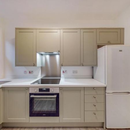 Modern Apartment - Photo 3