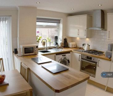 3 bedroom detached house to rent - Photo 4