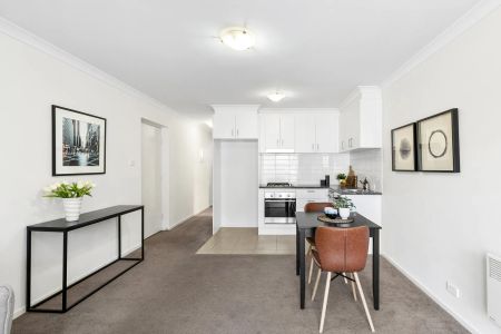 Elevated Elegance on the Edge of Mount Majura - Photo 2