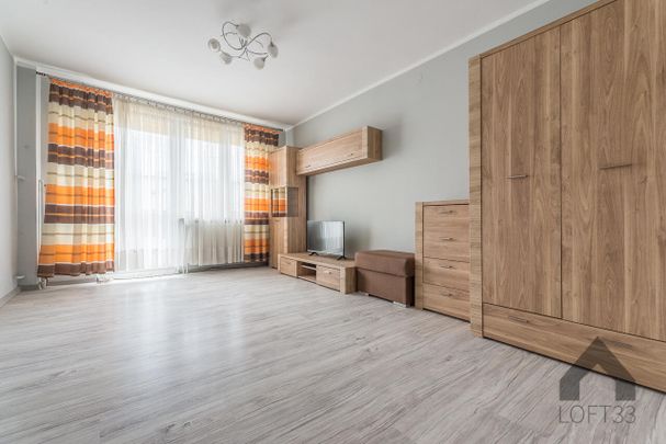 Przestronne i wyposażone dwupokojowe mieszkanie na Podwalu w Jaworznie do wynajęcia - Zdjęcie 1