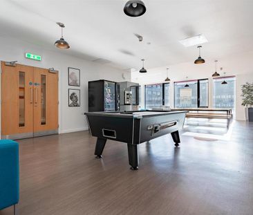 1 bedroom in a flat share to rent - Photo 1