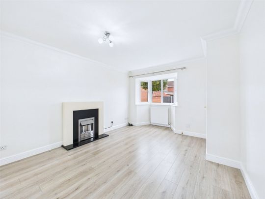 Long Field Drive, Edenthorpe, Doncaster, DN3 - Photo 1