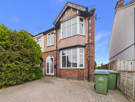 3 bedroom detached house to rent - Photo 2