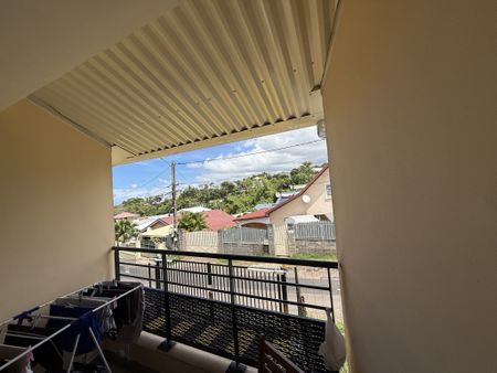 Location Appartement 2 pièces 46m² ST DENIS 97490 - Photo 5