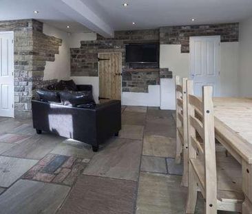 4 bedroom semi-detached house to rent - Photo 2