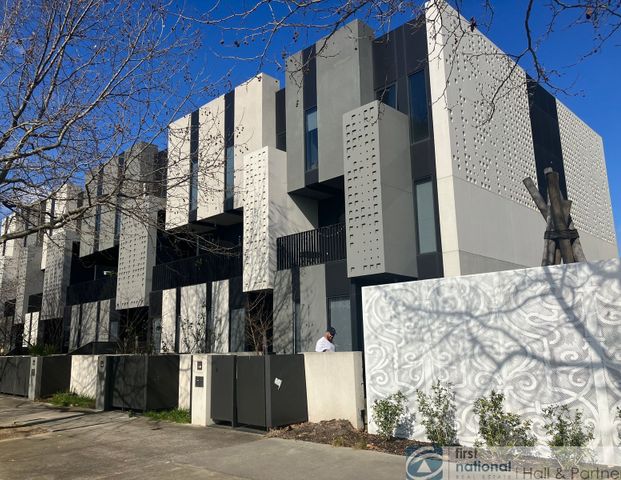 1 / 68 Cheltenham Road, Dandenong - Photo 1