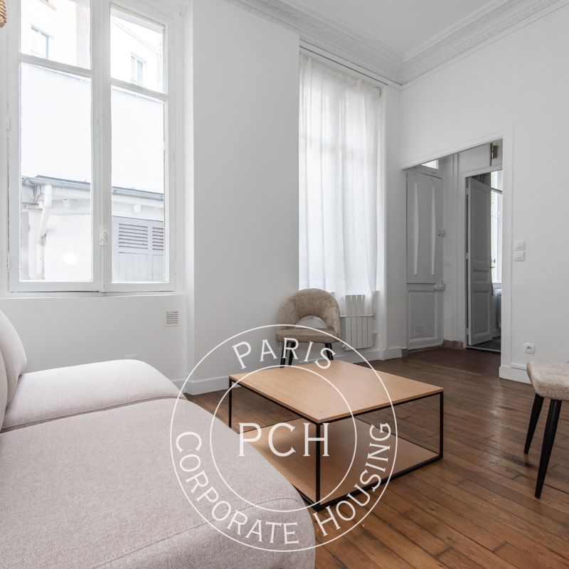 Rue Mathurin Régnier, - Photo 1