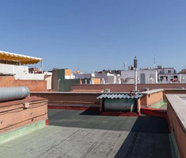 1-bedroom apartment for rent in Almagro, all bills included. - Photo 1