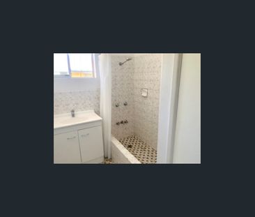 Inner-City Lifestyle & Convenience in the Heart of Red Hill - Photo 2