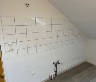 Gemütliche Dachgeschosswohnung in charmantem Altbau zu vermieten! - Photo 2