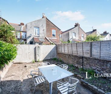 4 bedroom terraced house to rent - Photo 2