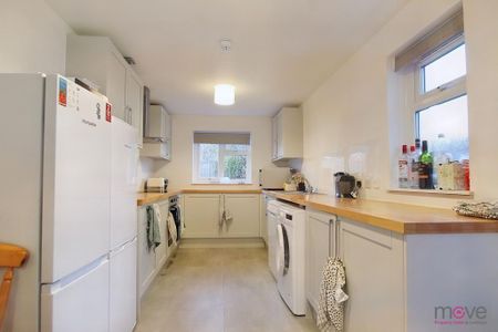 1 bedroom in a house share to rent - Photo 3