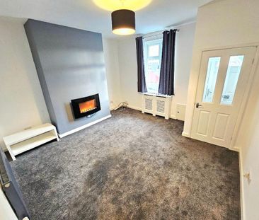 2 bedroom terraced house to rent - Photo 4