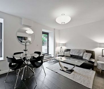 A beautifully presented and fully-furnished super studio apartment ... - Photo 3