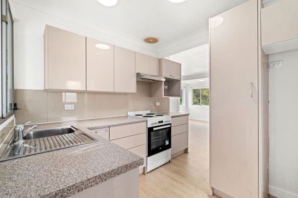 Charming refurbished family home in the Bay - Photo 1