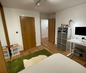 Room in a Shared Flat, Barge Walk, SE10 - Photo 3
