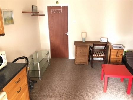 1 Bed - Rednal Road Kings Norton Birmingham B38 - Photo 2