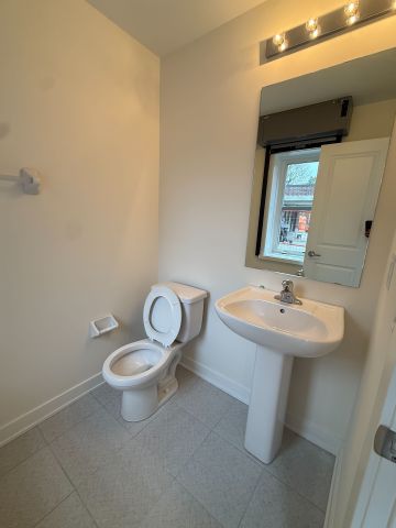 For Lease - 15100 YONGE Street Unit# 212, Aurora, Ontario - Photo 3