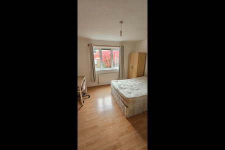 4 Bed Terraced House, Mandela Street, SW9 - Photo 5