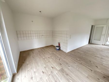 Bereit zum Einzug - frisch renovierte 2 - Raum Wohnung - Photo 4