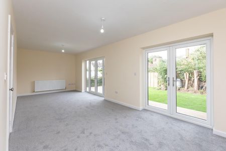 2 bedroom Bungalow To Let - Photo 3