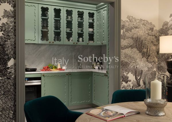 Elegant apartment a stone's throw from the Spanish Steps