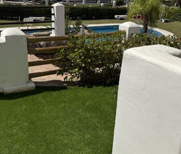 2 Bedroom Apartment For Rent in Selwo, Málaga - Photo 1