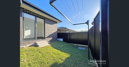 Spacious Two bedroom Granny Flat - Photo 2