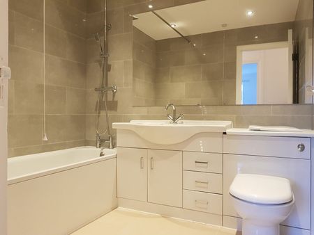 2 Bed Flat, Laburnum Court, HA1 - Photo 5