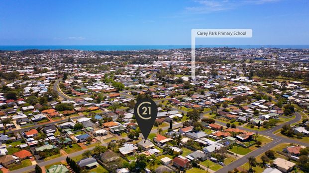 Cosy Carey Park Home - Photo 1